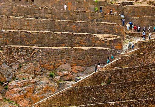 rainbow mountain tours